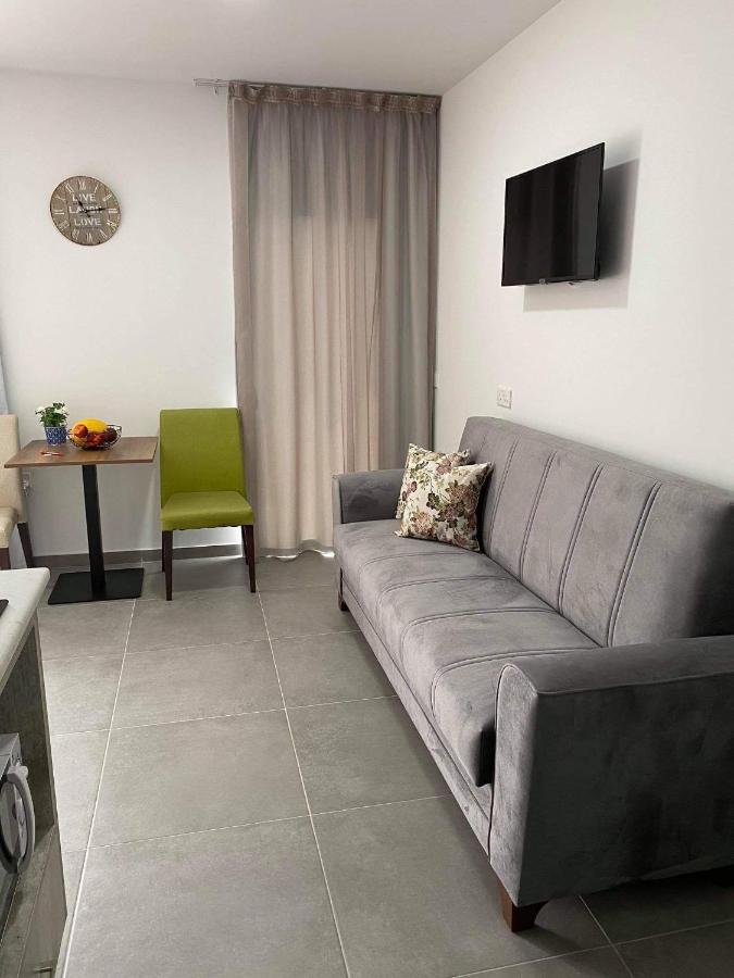 Ellenapa Apts & Studios Ayía Nápa Extérieur photo